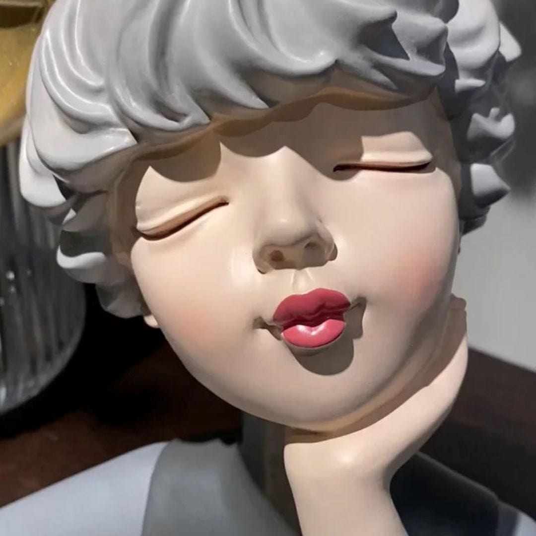 Loja Capricho Resina - 0055 Escultura de Boneca Milly Café