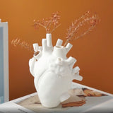 Escultura Coração de Vaso em Resina